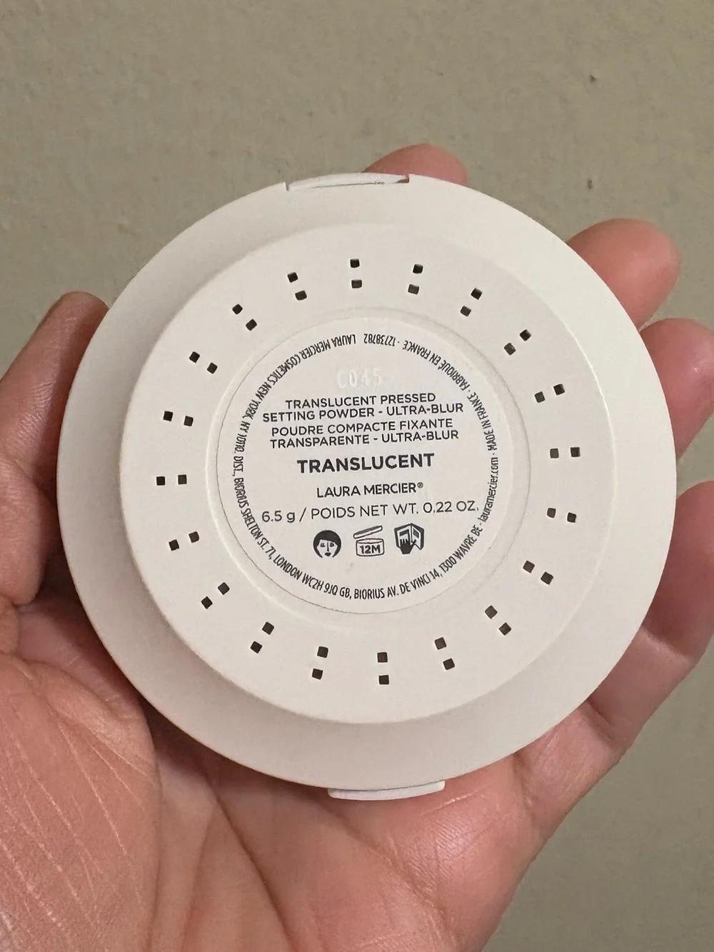 Laura Mercier Translucent Pressed Setting Powder -I used it once.